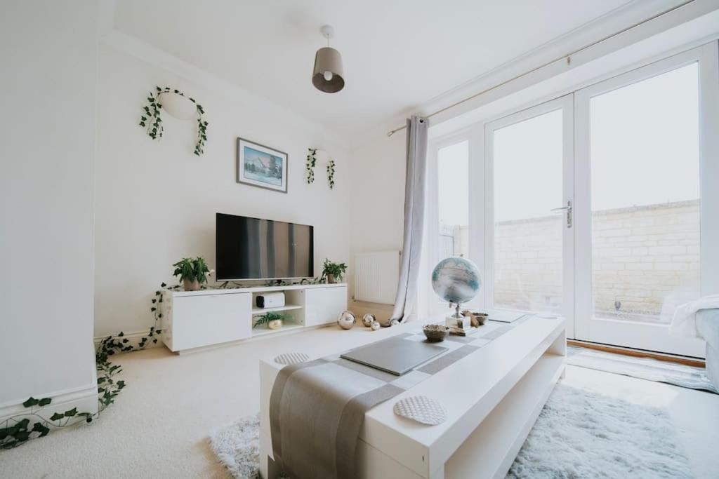 Linen Cottage- Parking, Leds, 4K Tvs, 5G Wifi And More! 巴斯 外观 照片