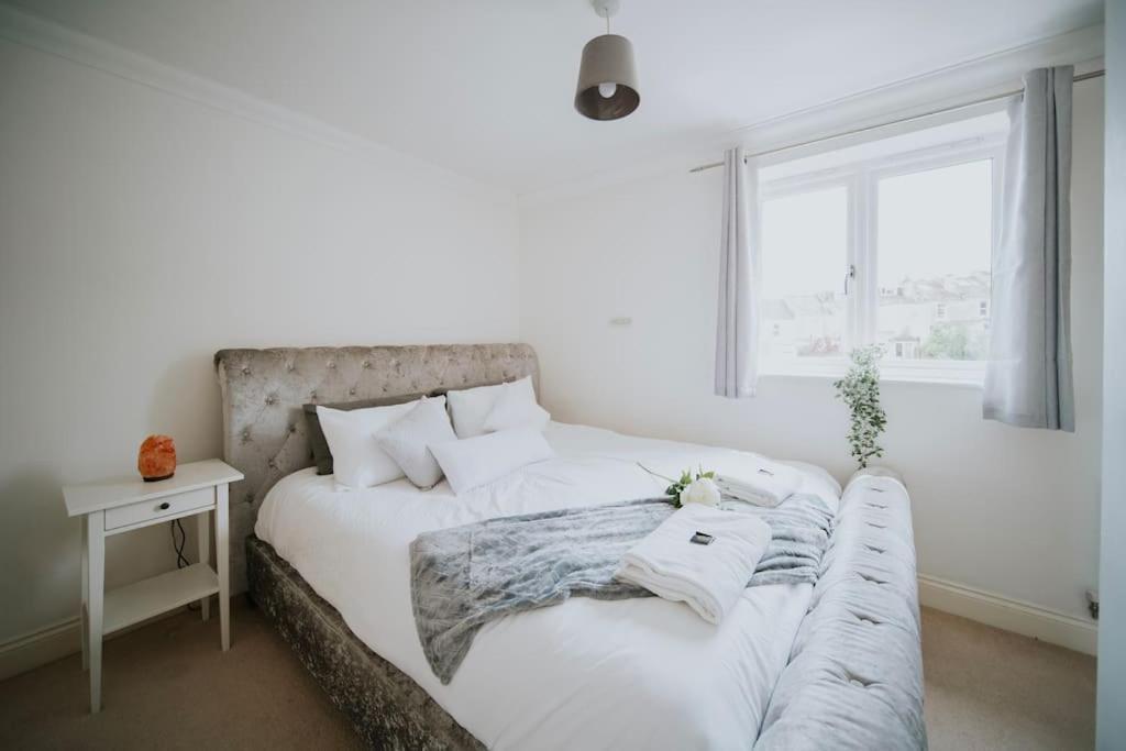 Linen Cottage- Parking, Leds, 4K Tvs, 5G Wifi And More! 巴斯 外观 照片